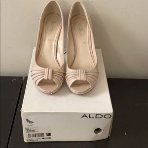 Aldo Tambe nude heel